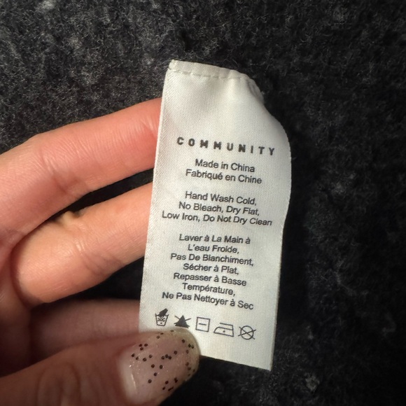 Aritzia - long cardigan - Picture 4 of 5